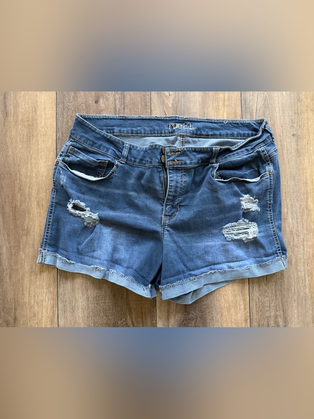 rue21 Blue Distressed Denim Shorts 20 stretch cuff 5 pocket